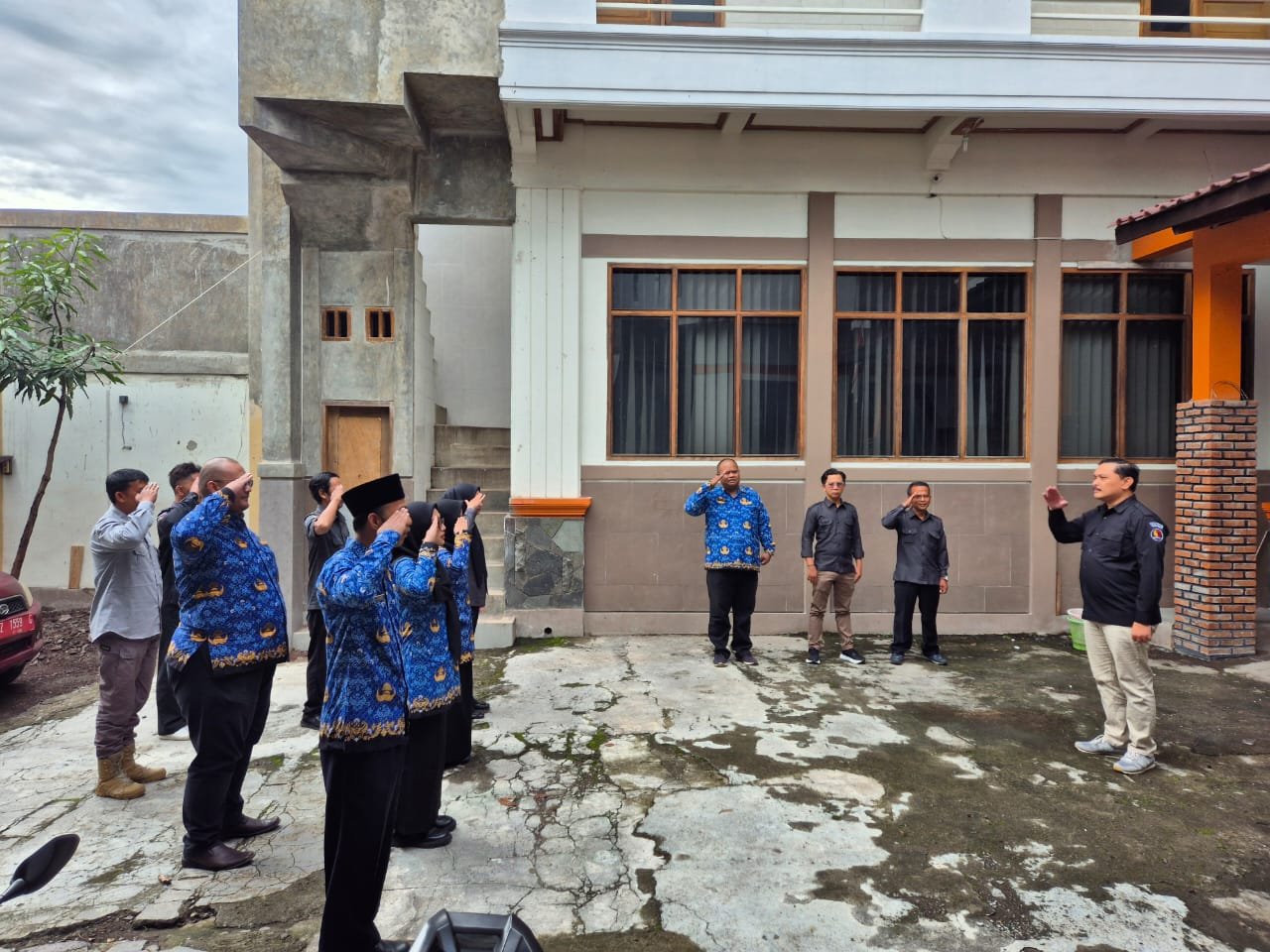 Anggota dan Jajaran Sekretariat Bawaslu Garut