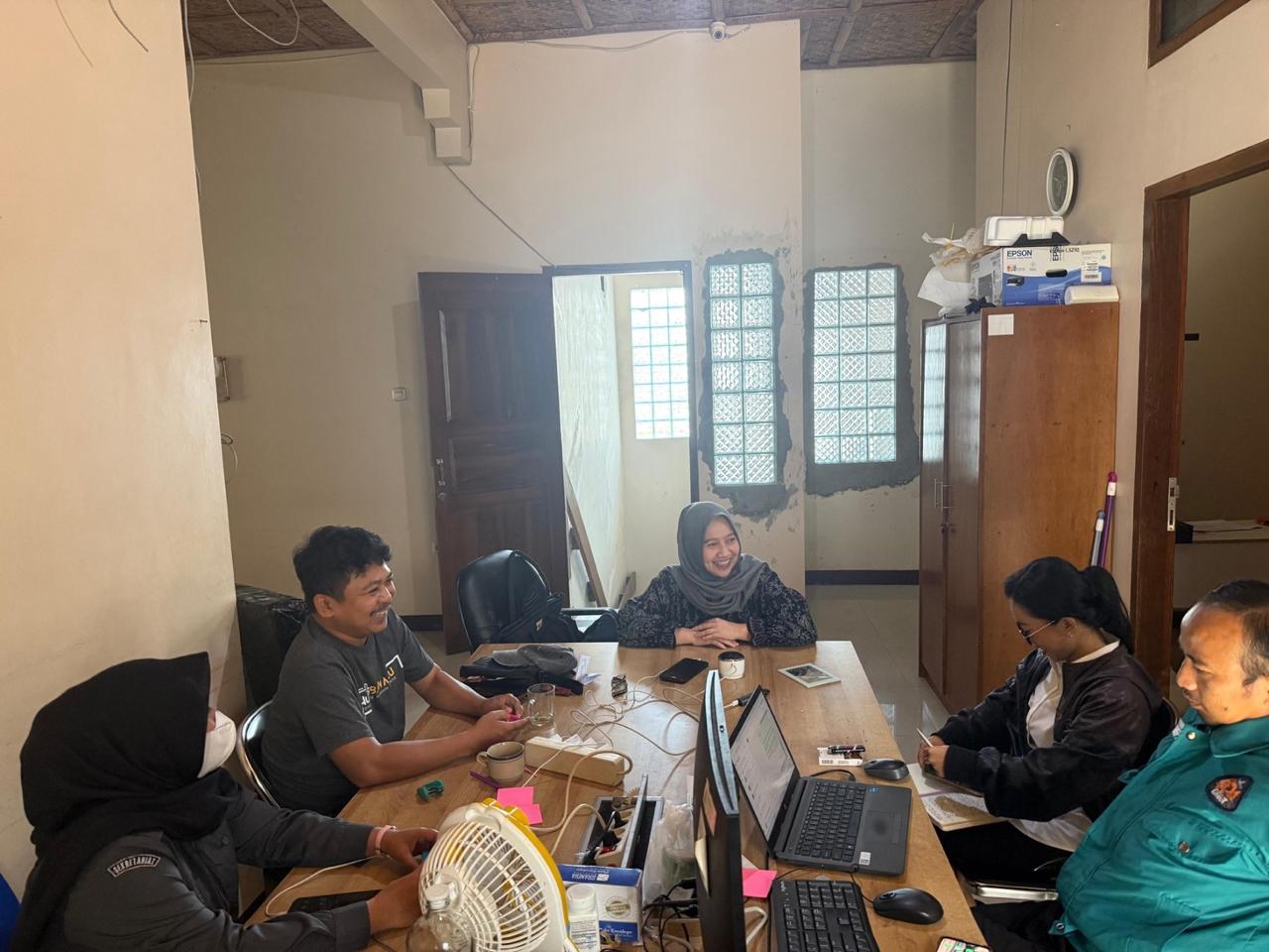 Rapat Evaluasi Mingguan Divisi P2HM