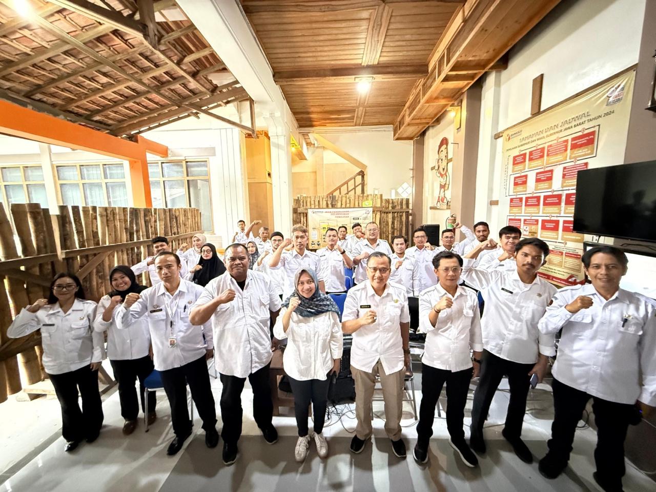 Jajaran Bawaslu Garut dengan Kepala Sekretariat Bawaslu Provinsi Jawa Barat