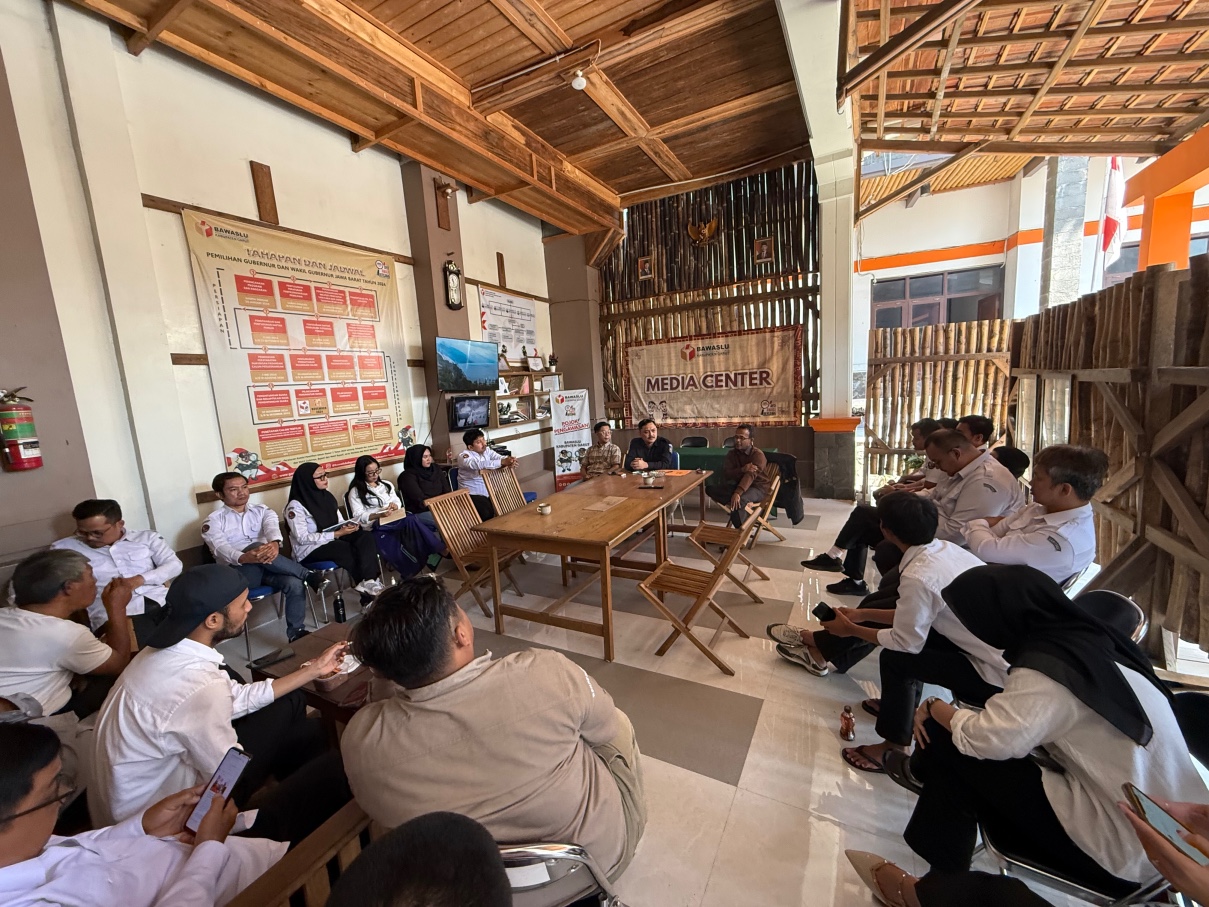 Majelis Reboan Bawaslu Garut