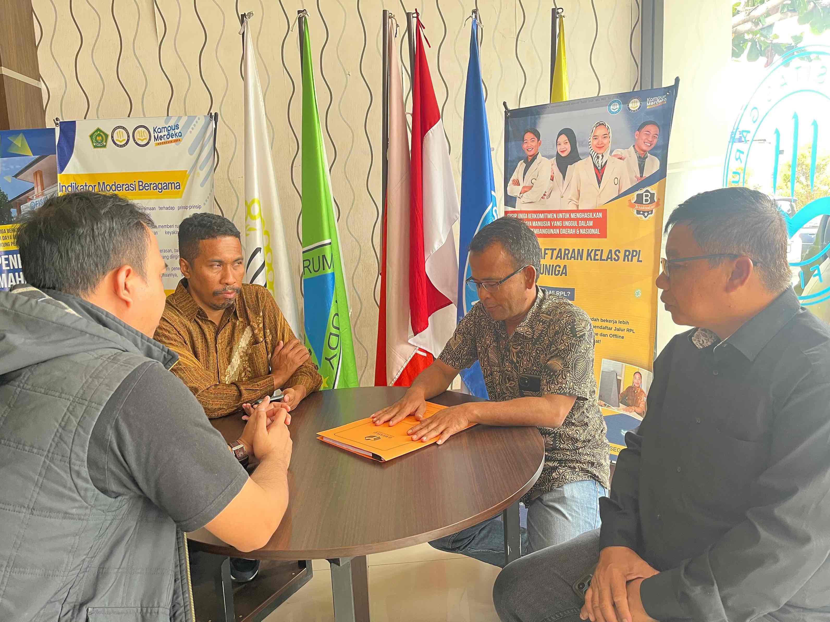 Sosialisasi Kompetisi Debat Hukum Pemilu di Universitas Garut