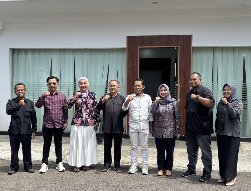 Jajaran Ketua dan Anggota Bawaslu Garut Bersama dengan Wakil Bupati Garut