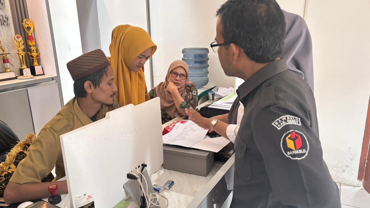 Bawaslu Garut Lakukan Pengawasan Coktas di Kecamatan Kadungora