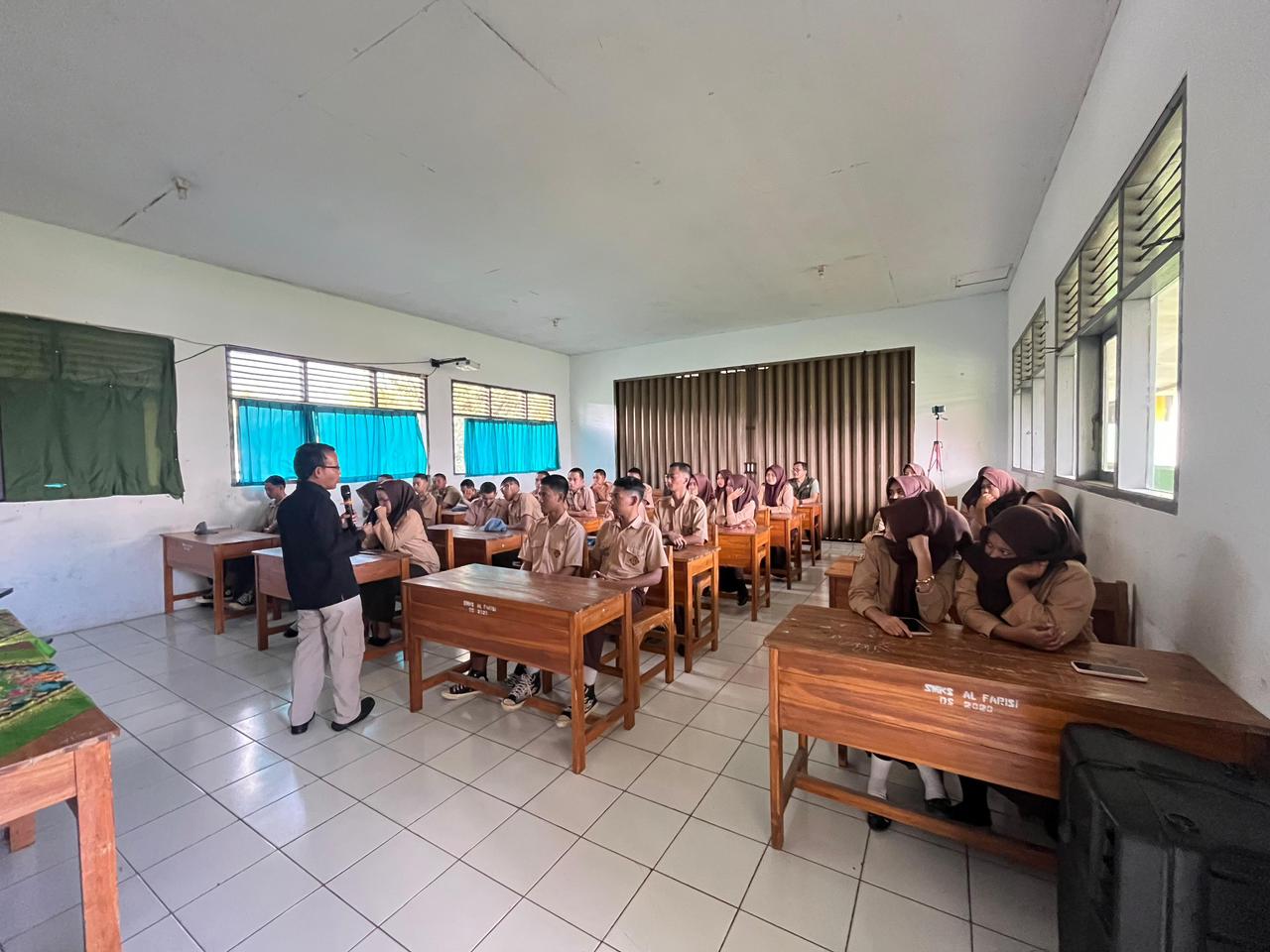 Bawaslu Ber-SIGAP Hadir di SMK Al-Farisi