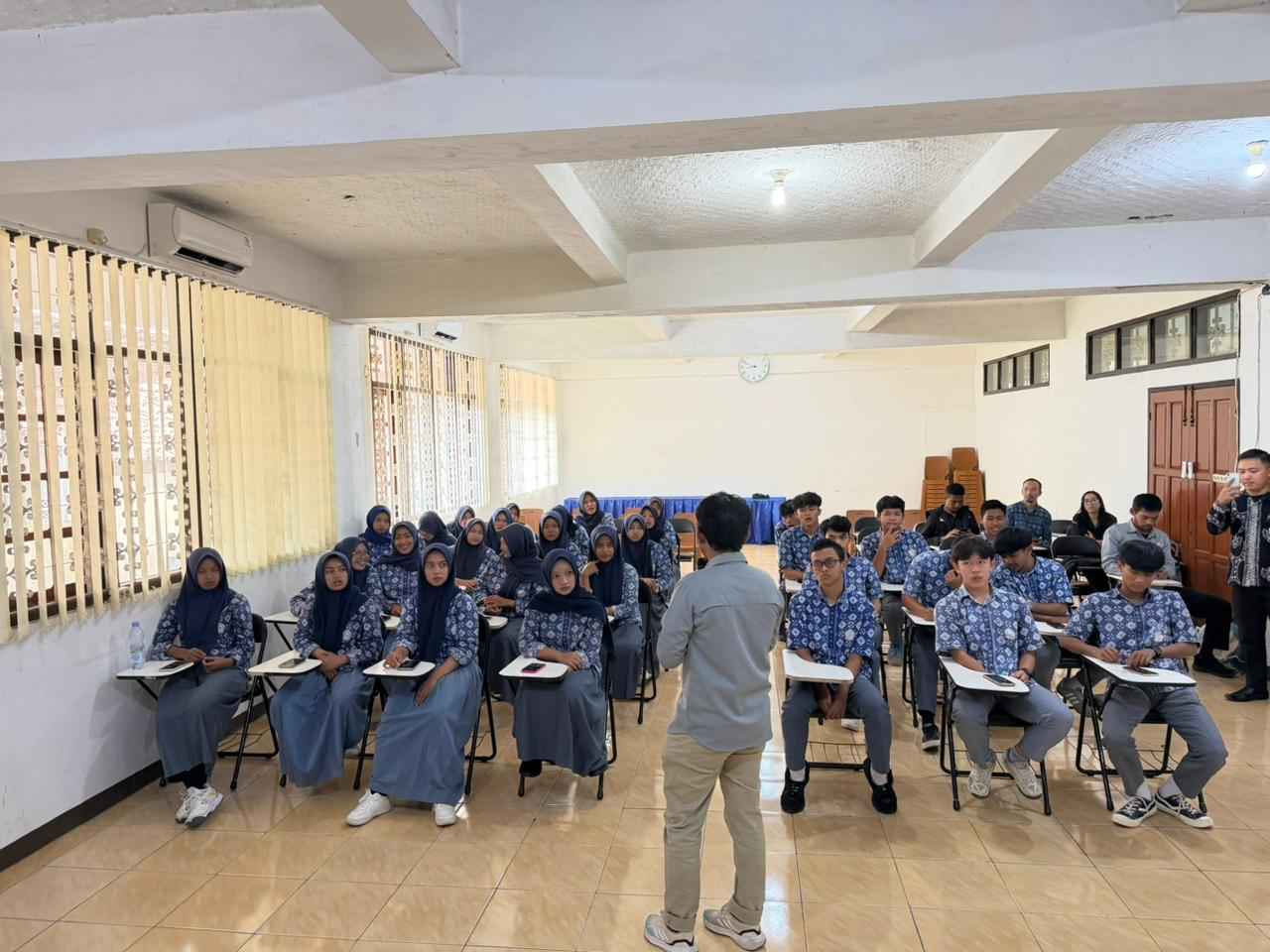 Bawaslu Garut Gelar Bawaslu Ber-SIGAP di SMA Ciledug Al-Musaddadiyah