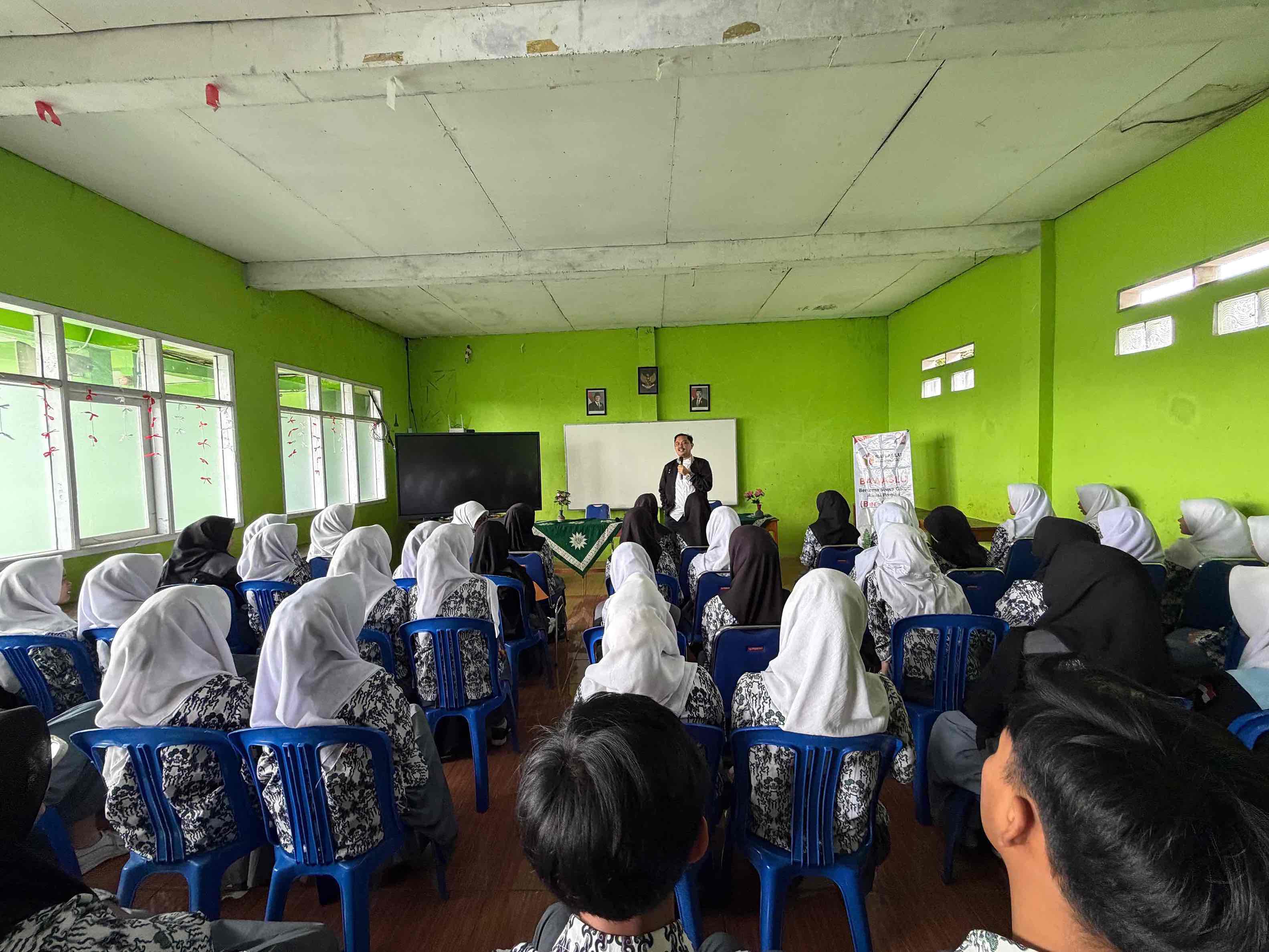 Bawaslu Ber-Sigap di SMK Muhammadiyah Garut