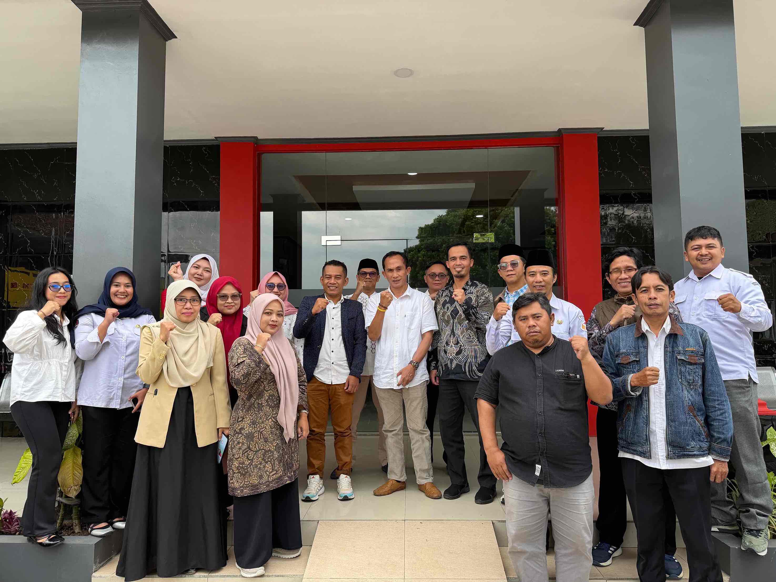 Ketua dan Anggota Bawaslu Garut dengan Jajaran IMDA Garut