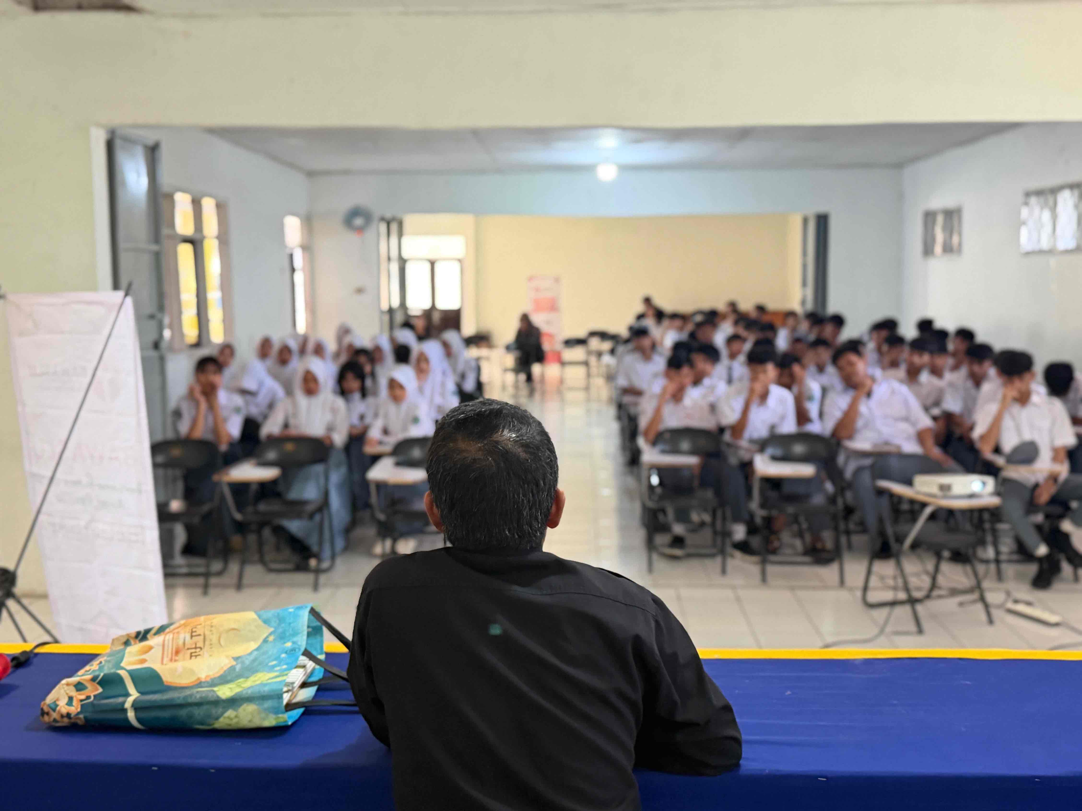 Bawaslu Ber-SIGAP di SMK 2 Pasundan Garut