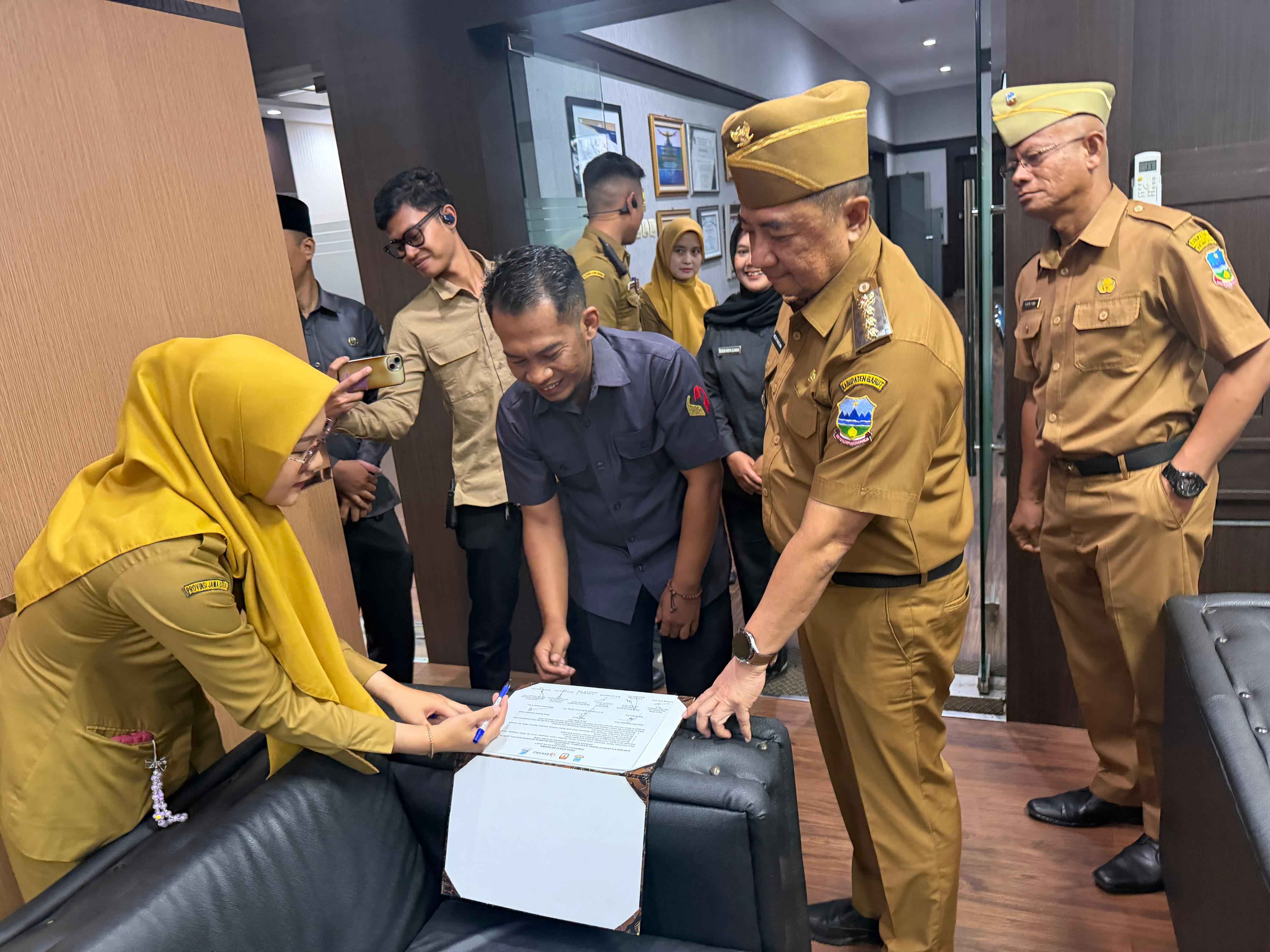 Penandatanganan MoU dengan Dispusip Garut