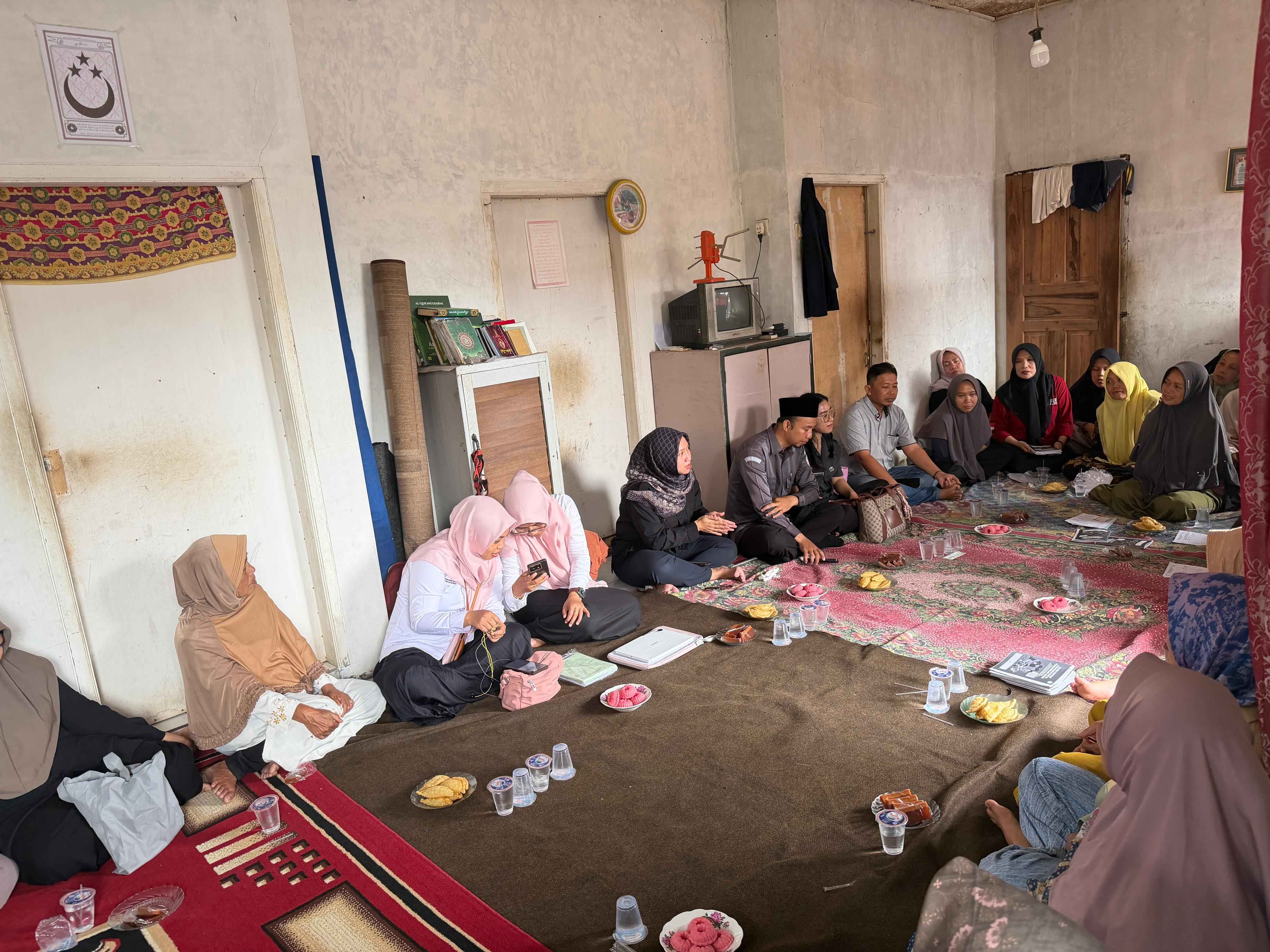 Konsolidasi Demokrasi bersama Kelompok Penerima Manfaat PKH di Desa Suci