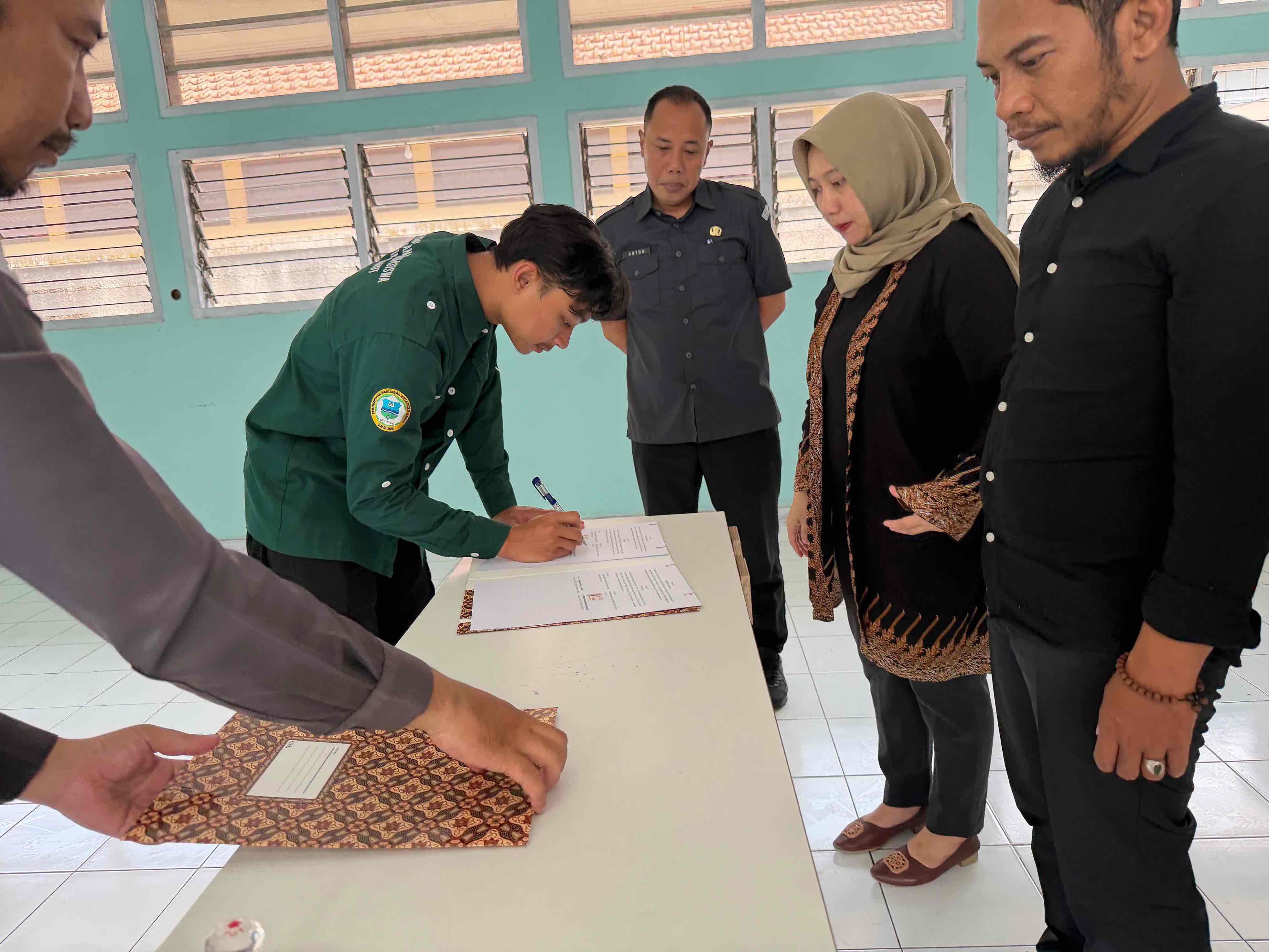 penandatanganan MoU dengan Permata Intan Garut
