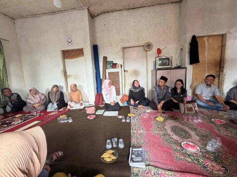 Forum Warga dengan penerima PKH di Karangpawitan