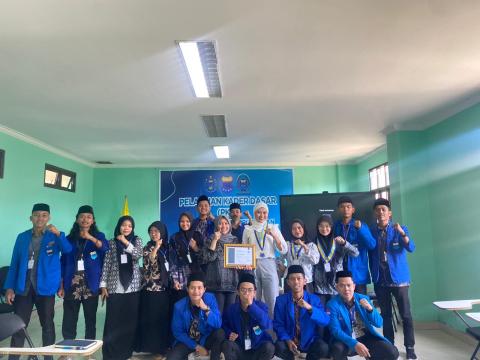 Lamlam Masropah Jadi Narasumber PKD I PMII STAI KH Badruzzaman