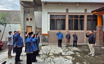 Anggota dan Jajaran Sekretariat Bawaslu Garut