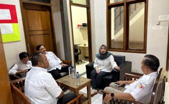 Anggota Bawaslu Garut bersama Kepla Sekretariat Bawaslu Provinsi Jawa Barat Widodo Wuryanto