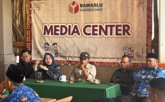 Briefing dan Sharing Keilmuan di Lingkungan Bawaslu Garut